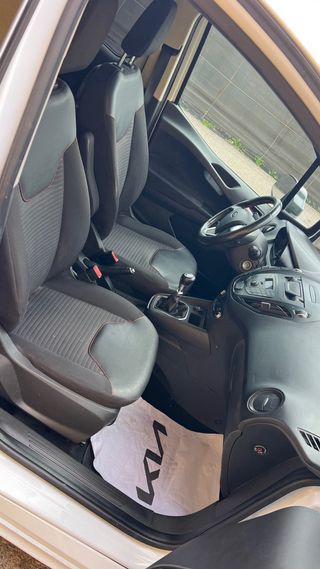 Ford Tourneo Courier 2021