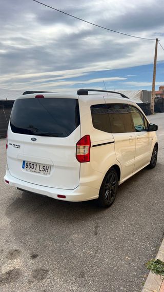 Ford Tourneo Courier 2021