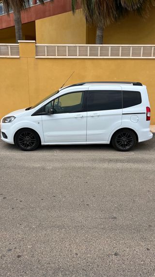 Ford Tourneo Courier 2021