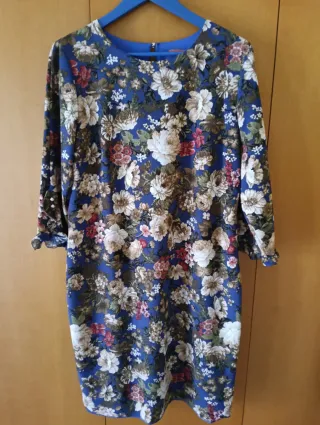 Vestido floral azul manga larga