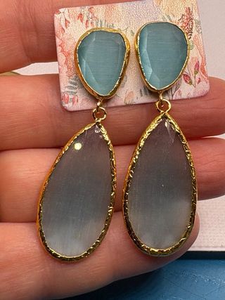 Orecchini pendenti verde acqua e oro