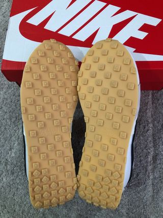 Zapatillas Nike Blancas y Negras