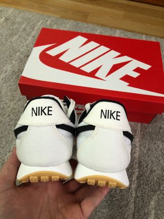 Zapatillas Nike Blancas y Negras