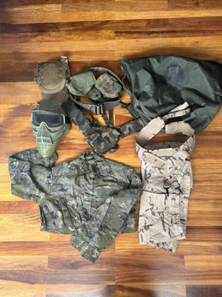 Lote de ropa militar para pintball/airsoft.