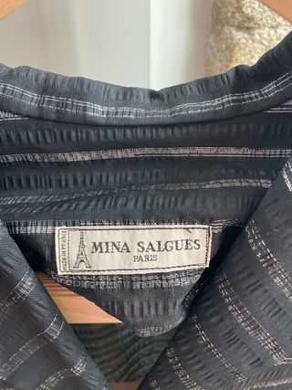 Blusa negra con rayas plateadas talla M