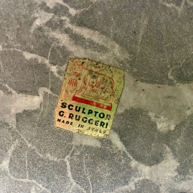 Escultura mujer romana torso desnudo 21cm