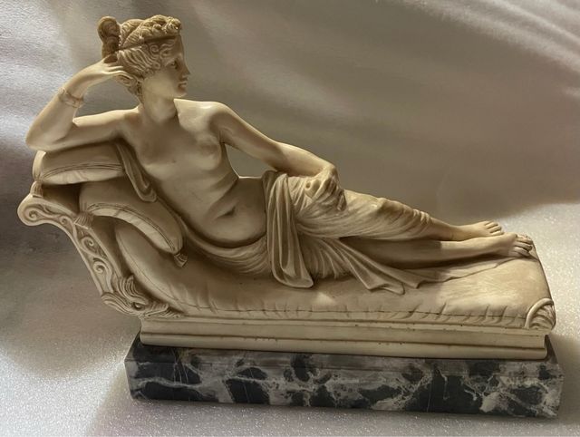 Escultura mujer romana torso desnudo 21cm