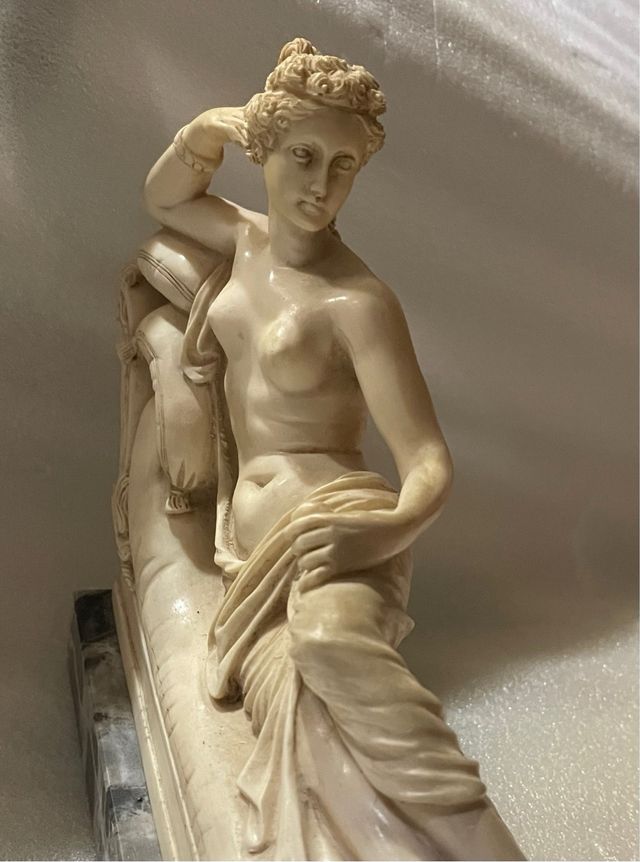 Escultura mujer romana torso desnudo 21cm