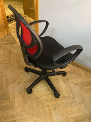 Mesa y Silla de Oficina