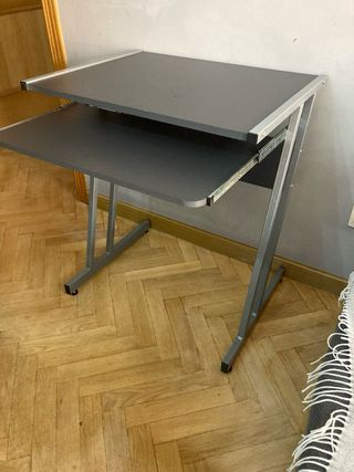 Mesa y Silla de Oficina