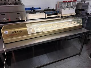 Vitrina expositora refrigerada dorada