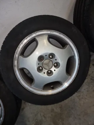 Llantas Mercedes 16 con Neumáticos