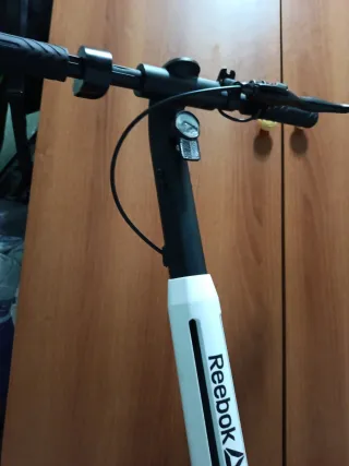 Patinete Eléctrico Reebok