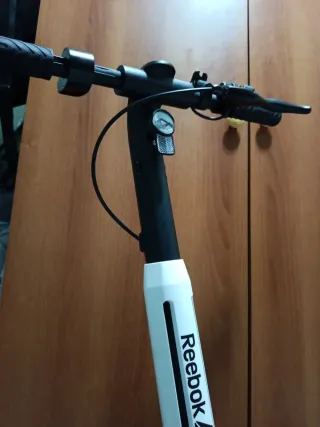 Patinete Eléctrico Reebok