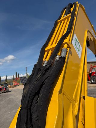 Excavadora Yanmar VIO80