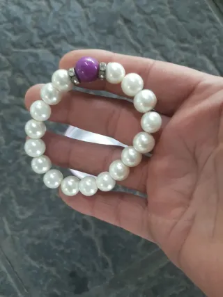 Pulsera perlas y piedra morada