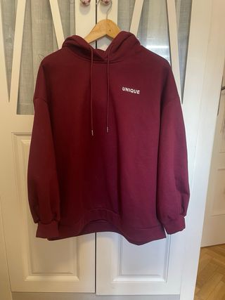 Sudadera Burdeos con letras blancas