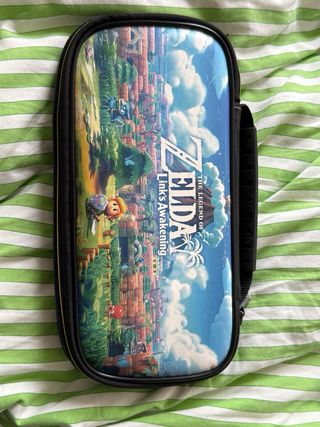 Nintendo Switch + Accesorios y Pokemon Espada