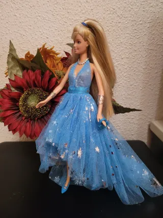 Muñeca Barbie Vestido Azul Brillante