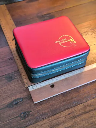 Antiguo botiquín coches clásicos