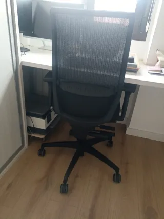 Silla de despacho negra