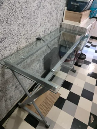 Mesa escritorio cristal y metal gris
