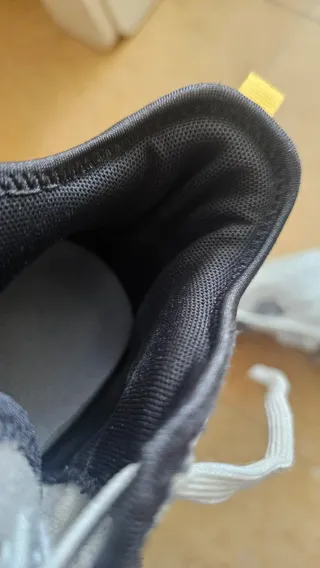 Zapatillas Jordan Grises y Blancas