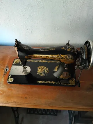 Máquina de coser Singer antigua