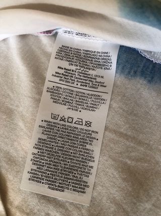 Camiseta Nike Multicolor con Diseño