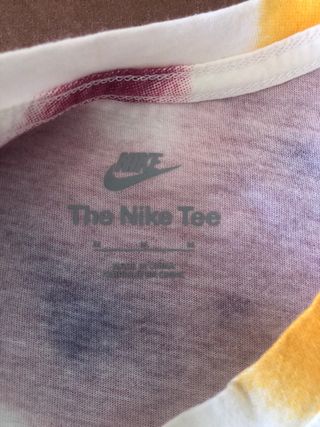 Camiseta Nike Multicolor con Diseño