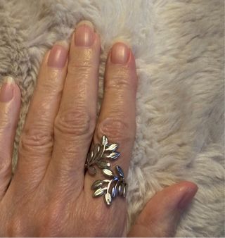 Anillo Hojas Ajustable. Acero inoxidable