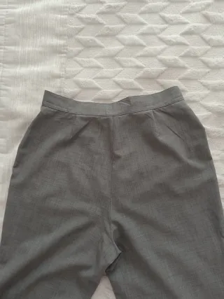 Pantalón de pinzas gris