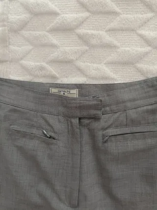 Pantalón de pinzas gris
