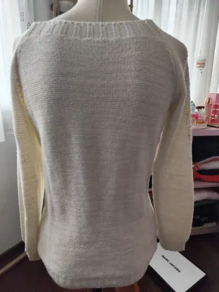 Jersey blanco con detalles dorados