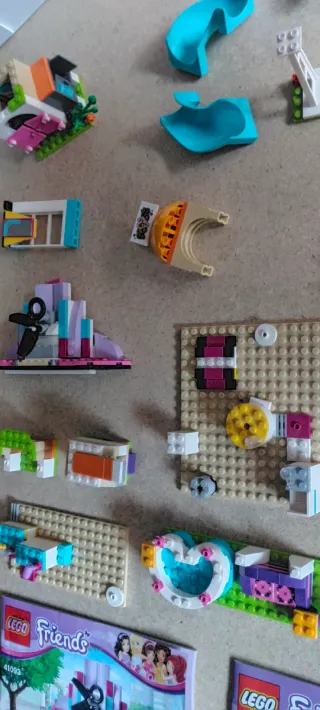 Lote Lego con personajes y folletos