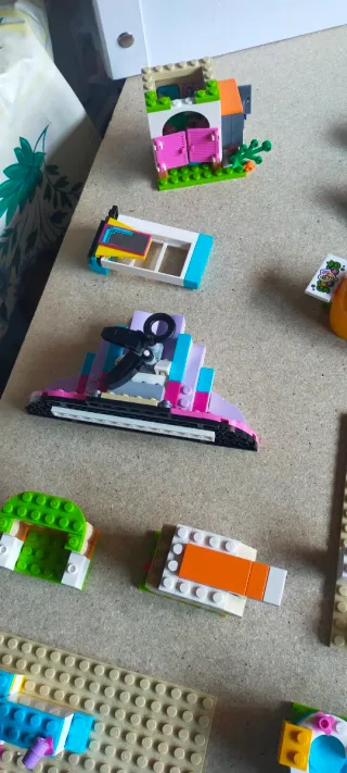 Lote Lego con personajes y folletos