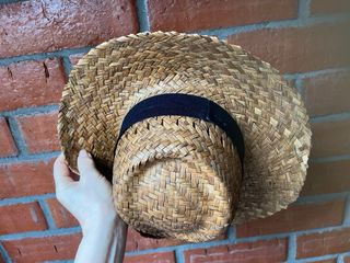 Sombrero de paja tejido