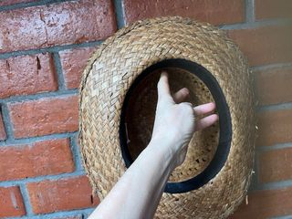 Sombrero de paja tejido