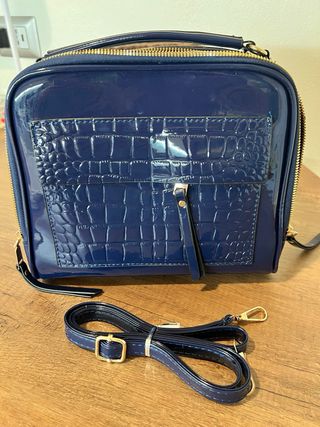 Borsa vernice blu effetto coccodrillo