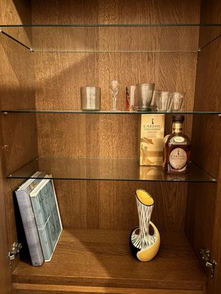 Vitrina IKEA STOCKHOLM Diseño Tomas Jelinek