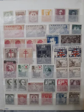 ALBUM SELLOS ESPAÑA Y HOJITAS, MÁS OTROS PAISES