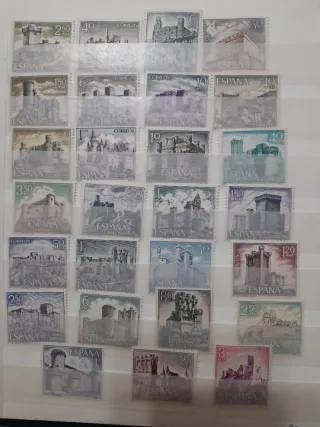 ALBUM SELLOS ESPAÑA Y HOJITAS, MÁS OTROS PAISES