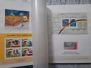 ALBUM SELLOS ESPAÑA Y HOJITAS, MÁS OTROS PAISES