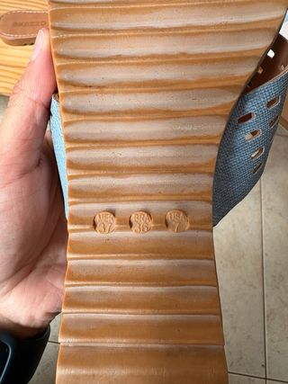 Sandalias planas con tiras cruzadas - Akazzo Azul