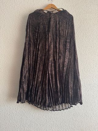 Falda Zara plisada estampada con cinturón