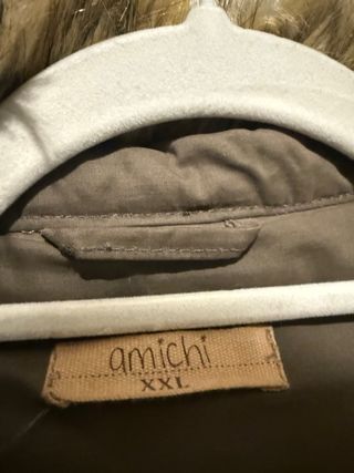 Chaquetón verde militar con cuello de pelo