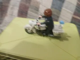 Moto Policía Playmobil