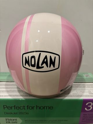 Casco Nolan rosa y blanco