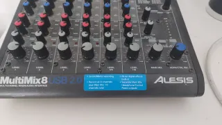 Alesis MultiMix 8 Mezclador Interfaz Audio