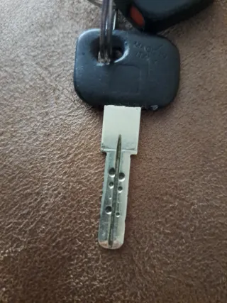 Lote de 3 llaves. Encontradas en calle Andalucia